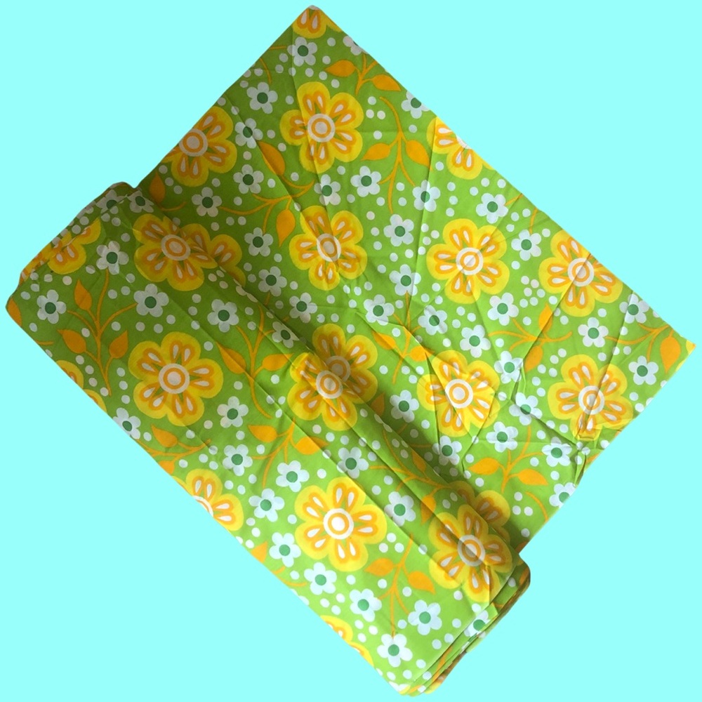 *VINTAGE - Green Floral Fabric* - 70s